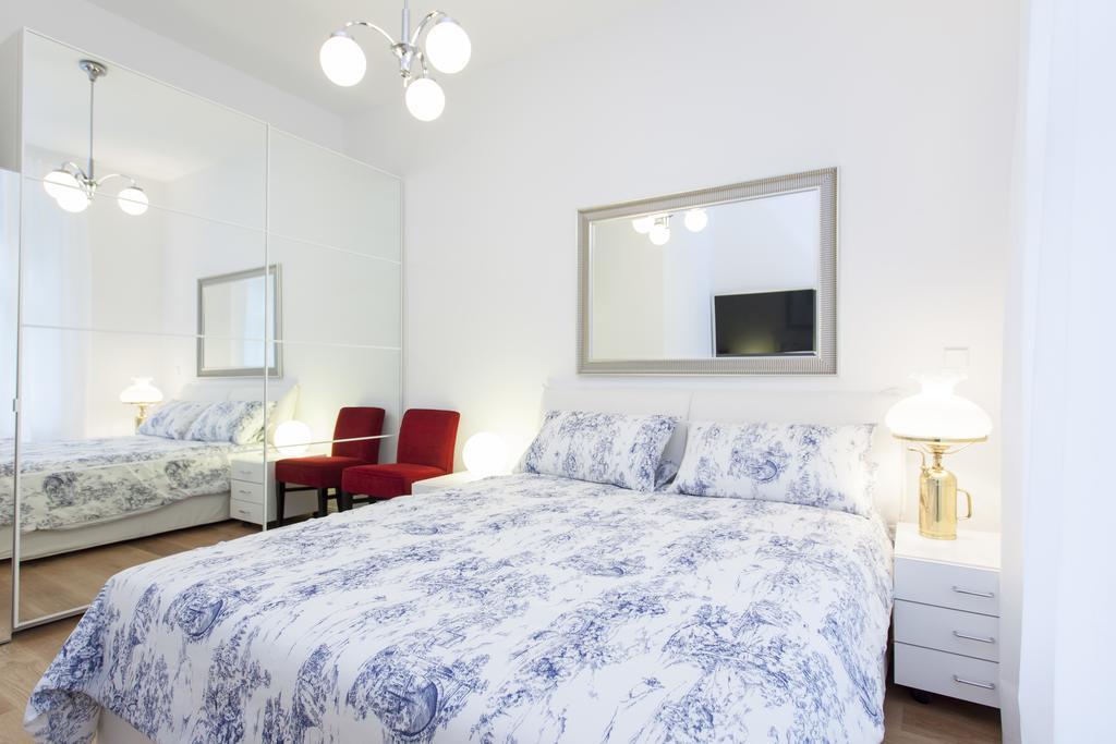 Downtown Torstr, 4 Unique Units From 1-3 Bedrooms Appartement Berlijn